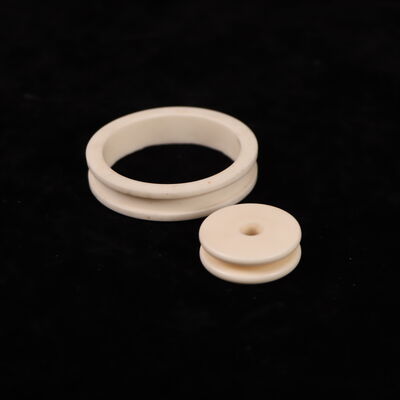 열 확장 8.9 X 10-6 K 알루미늄 산화물 세라믹 오퍼링 밀도 3.75-3.9g cm3 및 변압수 변수 9.6 기계 부품에 이상적입니다