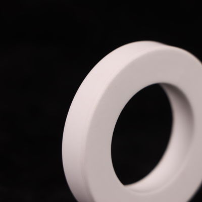 8.9 X 10-6/K 열팽창률을 가진 백색 산화 알루미늄 세라믹, 성능 및 유전율 9.6