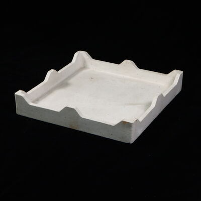 세라믹 및 야금 산업에서 소성 사이클 동안 높은 안정성을 유지하도록 설계된 내구성이 오래가는 내화성 사가