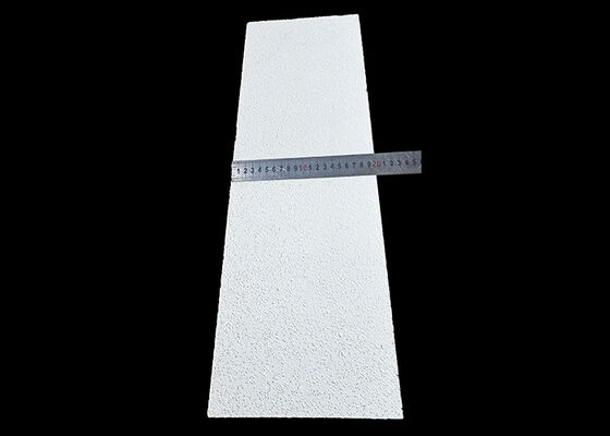 덩어리 밀도 0.6 ~ 1 그램 / 큐브 센티미터 가열성 불 벽돌 중량 작업에 특별한 높은 온도 저항을 제공합니다