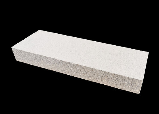 덩어리 밀도 0.6 ~ 1 그램 / 큐브 센티미터 가열성 불 벽돌 중량 작업에 특별한 높은 온도 저항을 제공합니다