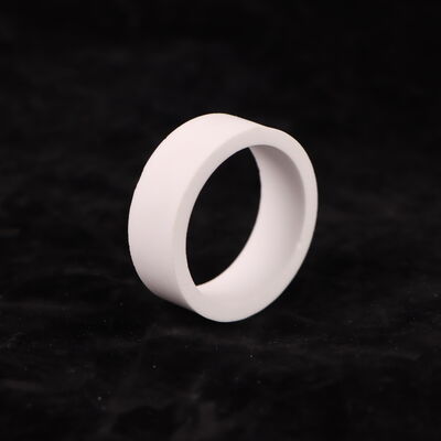 인장 강도 200~400 MPa, 영률 200~400 GPa, 압축 강도 3000 MPa 이상을 특징으로 하는 알루미나 세라믹, 중공업용