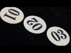 9 모스 경도는 18-20KV/mm의 다이렉트릭 강도와 포이슨 비율 0의 알루미늄 산화물 세라믹25